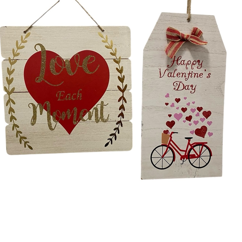 Valentine’s Wooden Wall Decorations